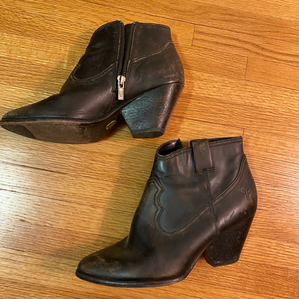 Frye ankle boots. Size 7.